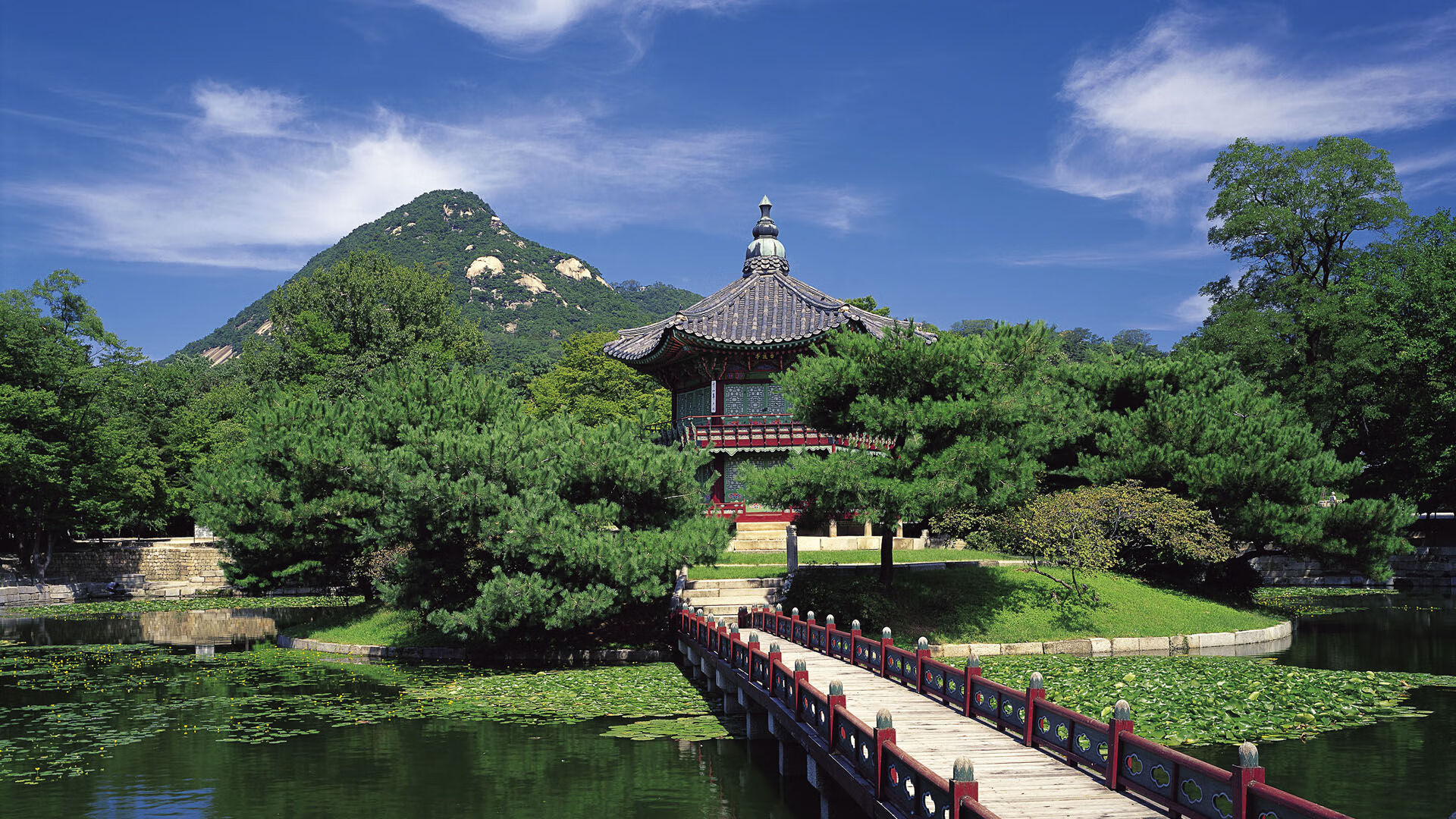 kaiyun中国官方网站-与国际瑜伽大师合作，举办大师班，国际知名瑜伽大师